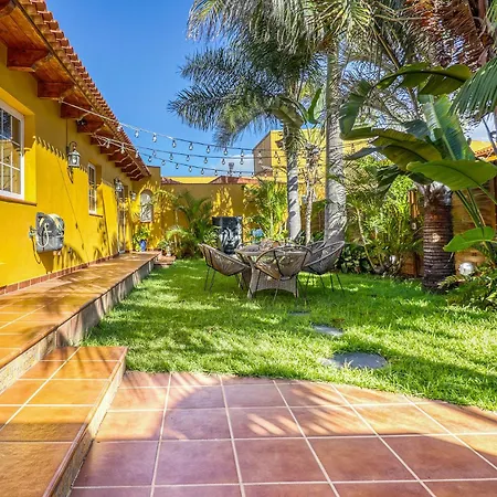 Vakantiehuis Garden Paradise House W/ Bbq & Volcano View *